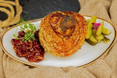 12-Ciolan-de-porc-la-smoker-_Fasole-barbeque-_Castravet¦Zi-murat¦Zi