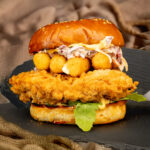 Chicken Legend (+ cartofi cu parmezan și sos)